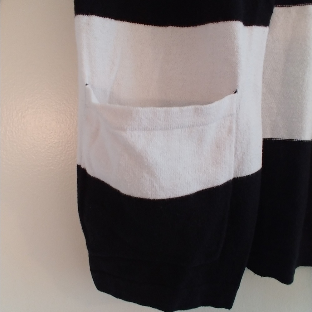 Black and White Cardigan - Picture 3 of 5